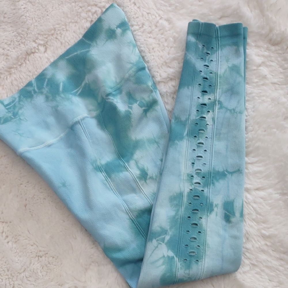 SPIRITUAL GANGSTER Blue Tie-Dye Leggings - Picture 15 of 16